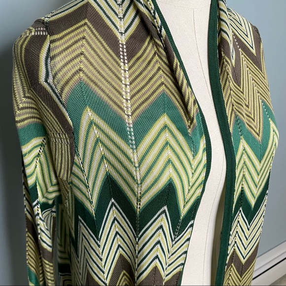 BCBGMAXAZRIA green chevron striped silk blend open front cardigan - Picture 2 of 6